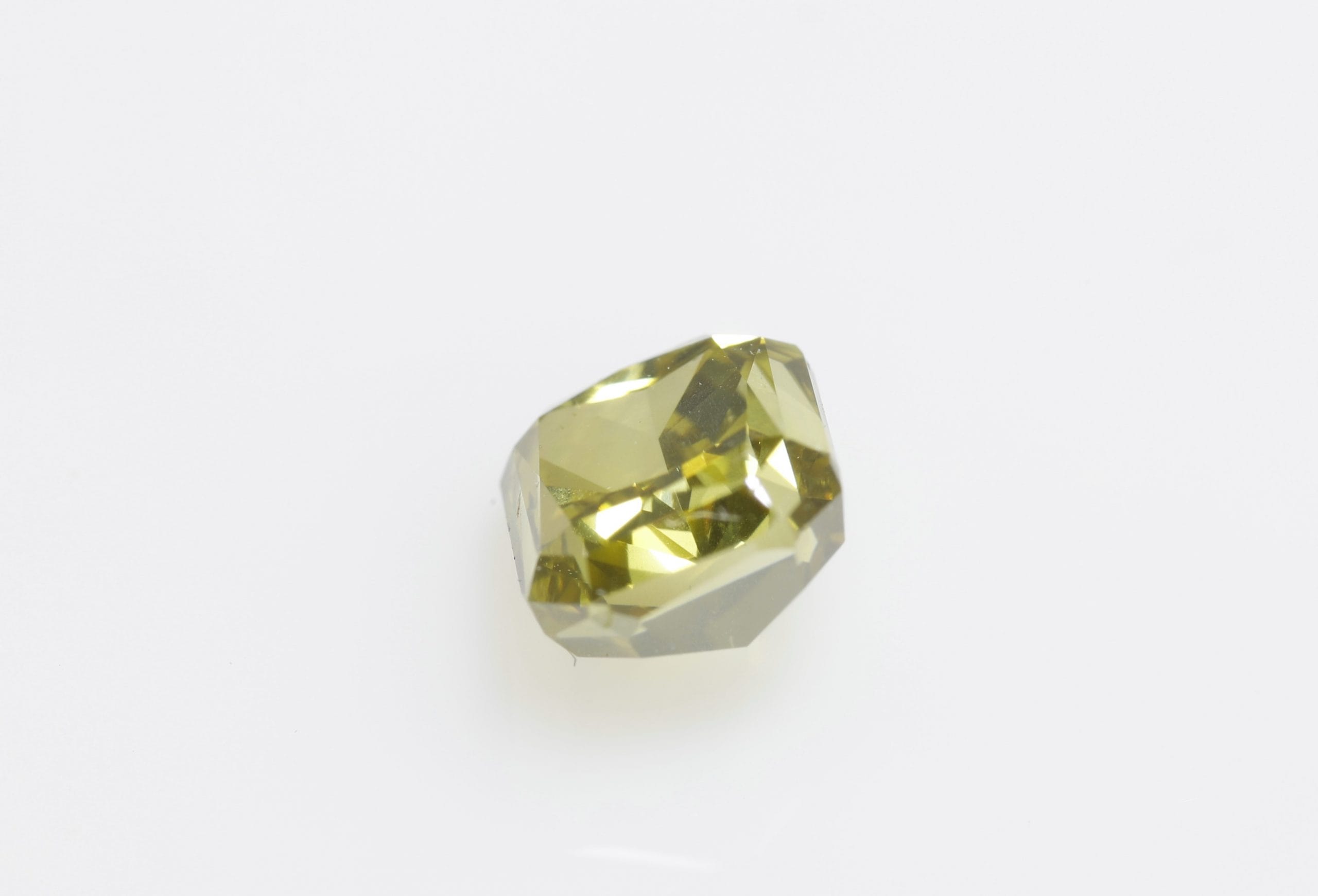 Chameleon Diamond - 0.58ct Natural Loose Fancy Light Green GIA Radiant Cut SI2 - Image 2